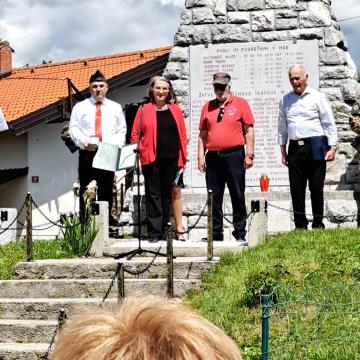 Dobitnika priznanja z dr. Ljubico Jelušič in Stanislavom Zverom